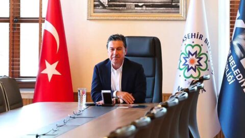 Muğla Belediye Başkanı Ahmet Aras AK Parti’ye mi geçiyor? Ahmet Aras kimdir, nereli, kaç yaşında?