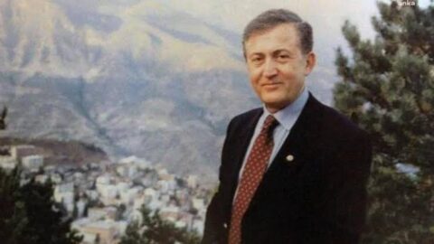 Ahmet Taner Kışlalı kimdir?