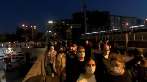 Almanya ile Türkiye arasındaki saat farkı ikiye çıktı: İktidarın ‘yaz saati’ inadı devam ediyor