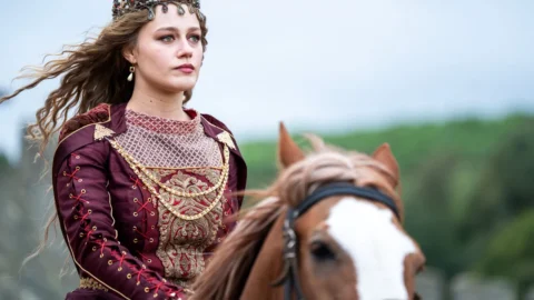 Aşk ve Taht 5.bölüm izle! ATV ile Aşk ve Taht son bölümüyle yayınlandı