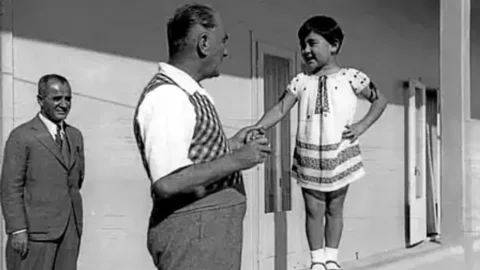 Atatürk’ün Manevi Kız Kardeşi Vasfiye Kimdir? Vasfiye Çukurluoğlu Gerçekte Kimdir ve Atatürk’ün Neyi Oluyor?