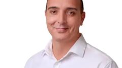 Cem Kotan kimdir? Yeni Parti’ye geçen Konyaaltı Belediye Başkanı kaç yaşında ve nereli