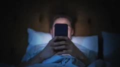 Sosyal medyada saatlerce kaydırmanın nedeni: Doomscrolling nedir?