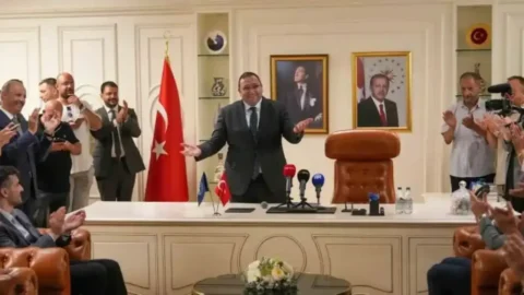 Dündar Ziya Gültekin hakkında merak edilenler: kimdir, nereli ve hangi partiden?