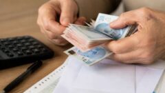 En Düşük Emekli hakkında merak edilenler: serveti ne kadar, nedir?