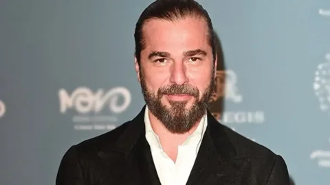 Engin Altan Düzyatan kimdir? İzmirli Oyuncu ve Sunucu