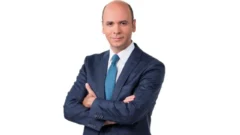Merak edilen isim Eşi: kimdir, nereli ve kaç yaşında?