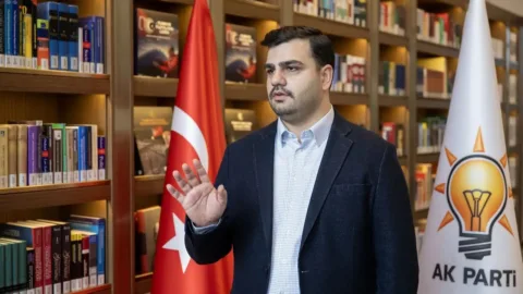 Eyyüp Kadir İnan kimdir? Eyyüp Kadir İnan kaç yaşında, nereli, eğitimi nedir ve AK Partide görevi ne?