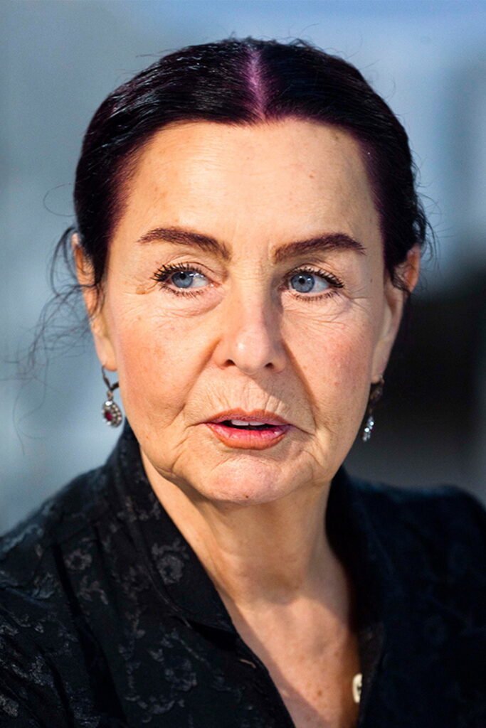 Fatma Girik fotoğrafı 1