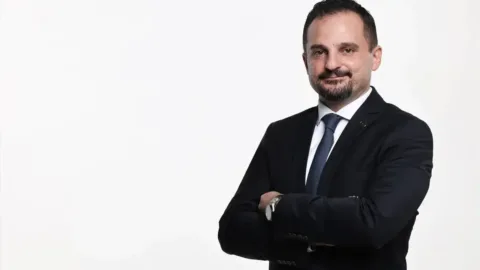 Güral Sami Özer Kimdir ? Biyografisi ve Kariyeri Hakkında Bilgiler