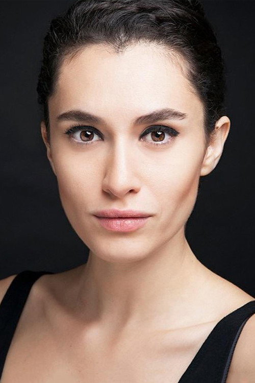 Hande Doğandemir fotoğrafı 1