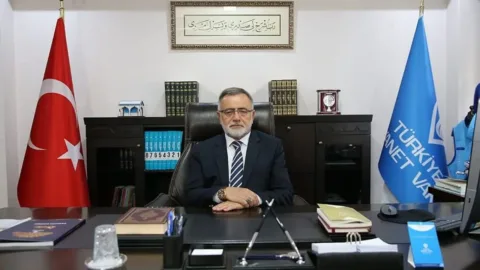 İzani Turan kimdir, neden görevden alındı? TDV Genel Müdürü kaç yaşında, nereli, eşi ve çocukları kim?