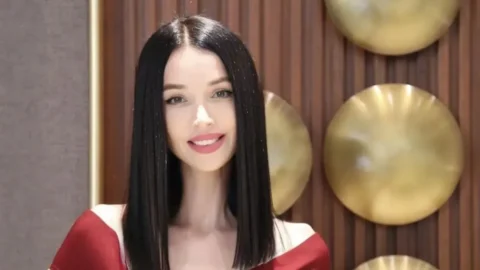 Manken Elif Ece Uzun kimdir, kaç yaşında, nereli, eşi kim? İkiz çocuklarıyla selde mahsur kalan modelin hayatı