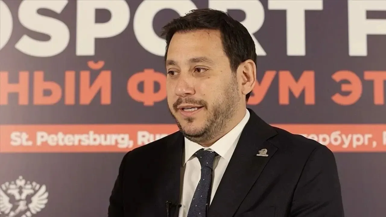 Mustafa Eröğüt kimdir? Mehmet Ali Aydınlar’ın neyi oluyor? Kiminle evli? Mesleği nedir?