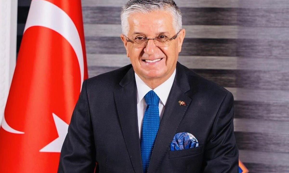 Necati Topaloğlu kimdir? Kemer’in emekli öğretmen başkanı CHP’den ayrıldı