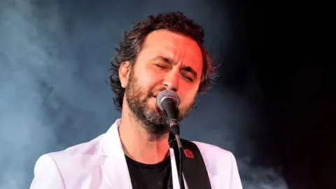 Nev öldü mü? Şarkıcı Nev kimdir?