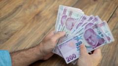 Ocak 2027 emekli maaşı ne kadar olacak? En düşük aylık kaç TL’ye çıkabilir? Yüzde 10 zam gelirse maaş kaç lira olur?