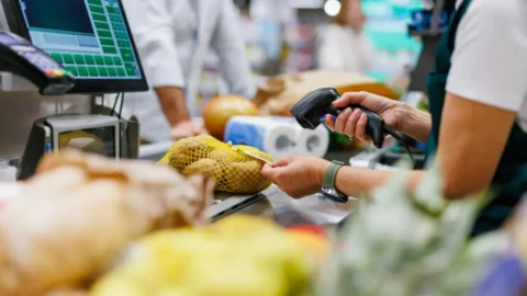 Marketlerde “1 Alana 1 Bedava” Oyunu Nedir? Fiyatlar Neden Tartışılıyor?