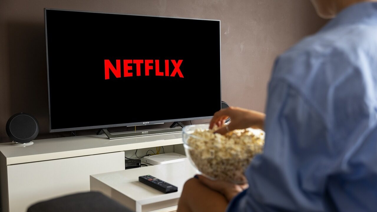 Prime Video má ve streamu první 3 filmy. Seriály patří Disney+, Netflix si neškrtá