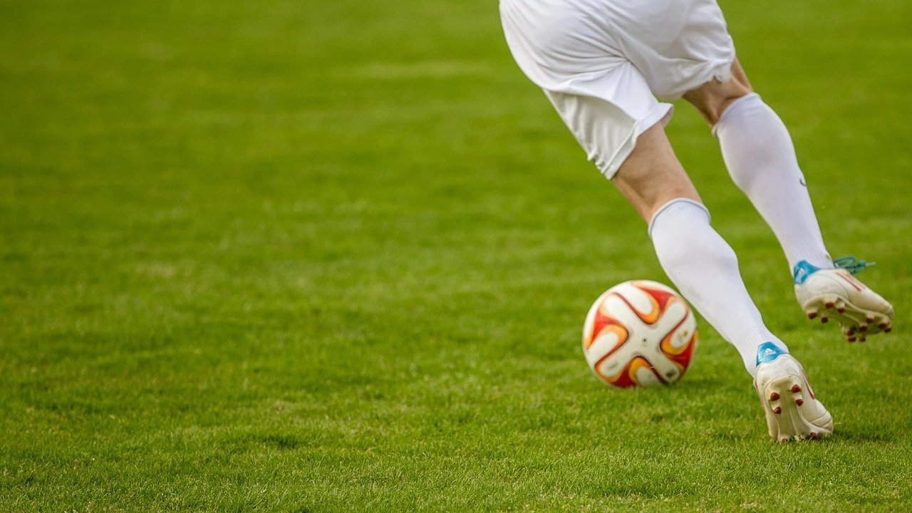 PSV - Shakhtar Donetsk maçı hangi kanalda?Futbolseverlerin merak ettiği PSV - Shakhtar Donetsk maçı hangi kanalda? sorusunun yanıtı belli oldu. Karşılaşma tabii Spor ekranlarından canlı yayınlanacak. Güncel yayın akışında PSV - Shakhtar Donetsk mücadelesi saat 19.45'te yer alıyor.