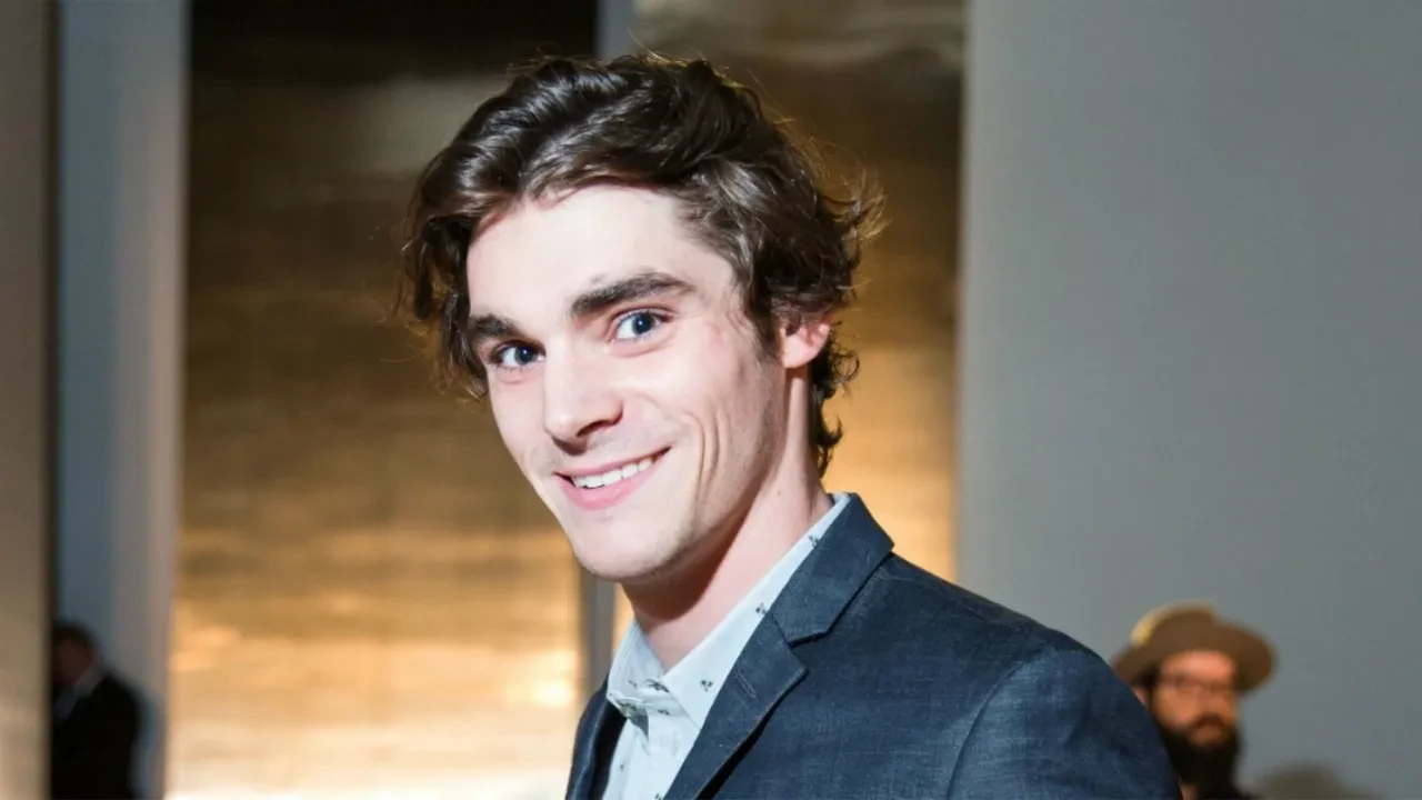 RJ Mitte - 4
