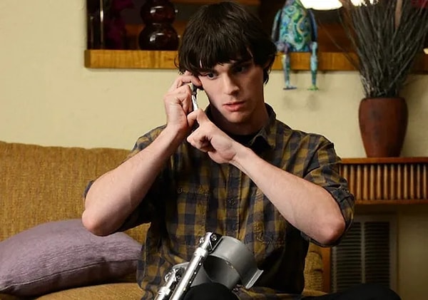 RJ Mitte - 9