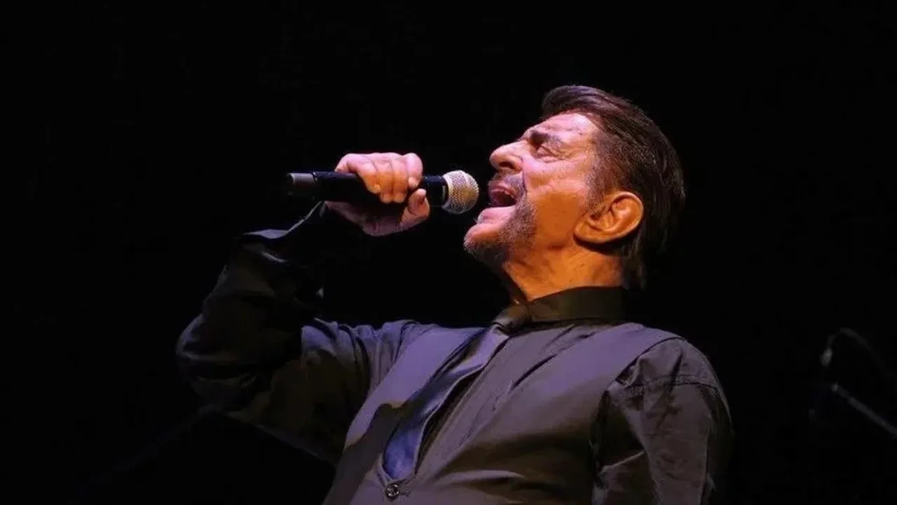 Şarkıcı Alpay - 3