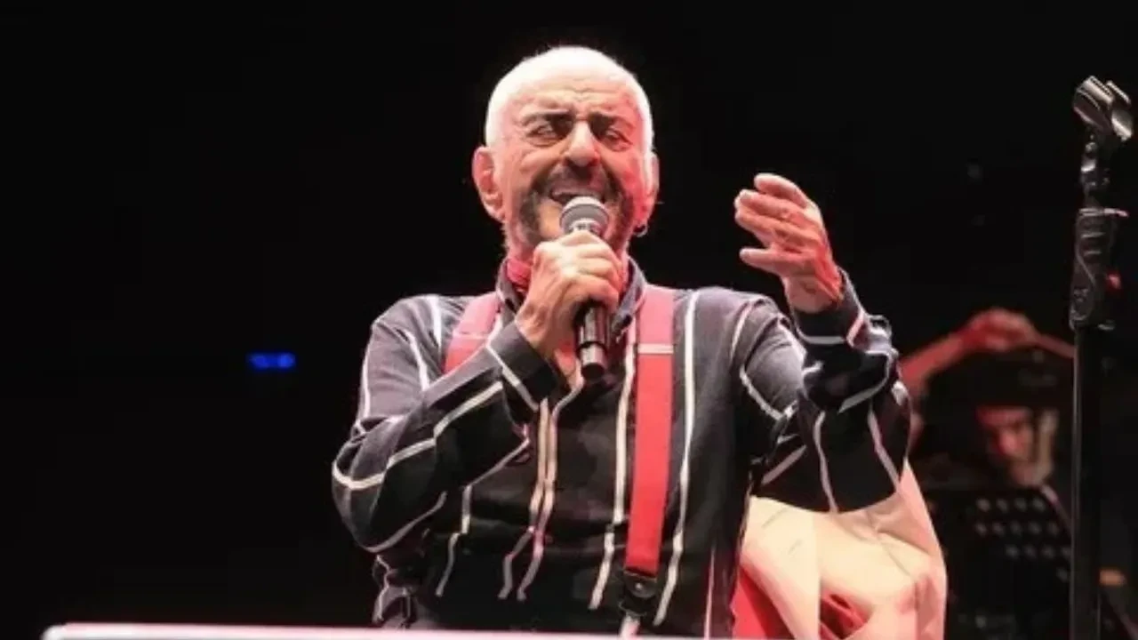 Şarkıcı Alpay - 4