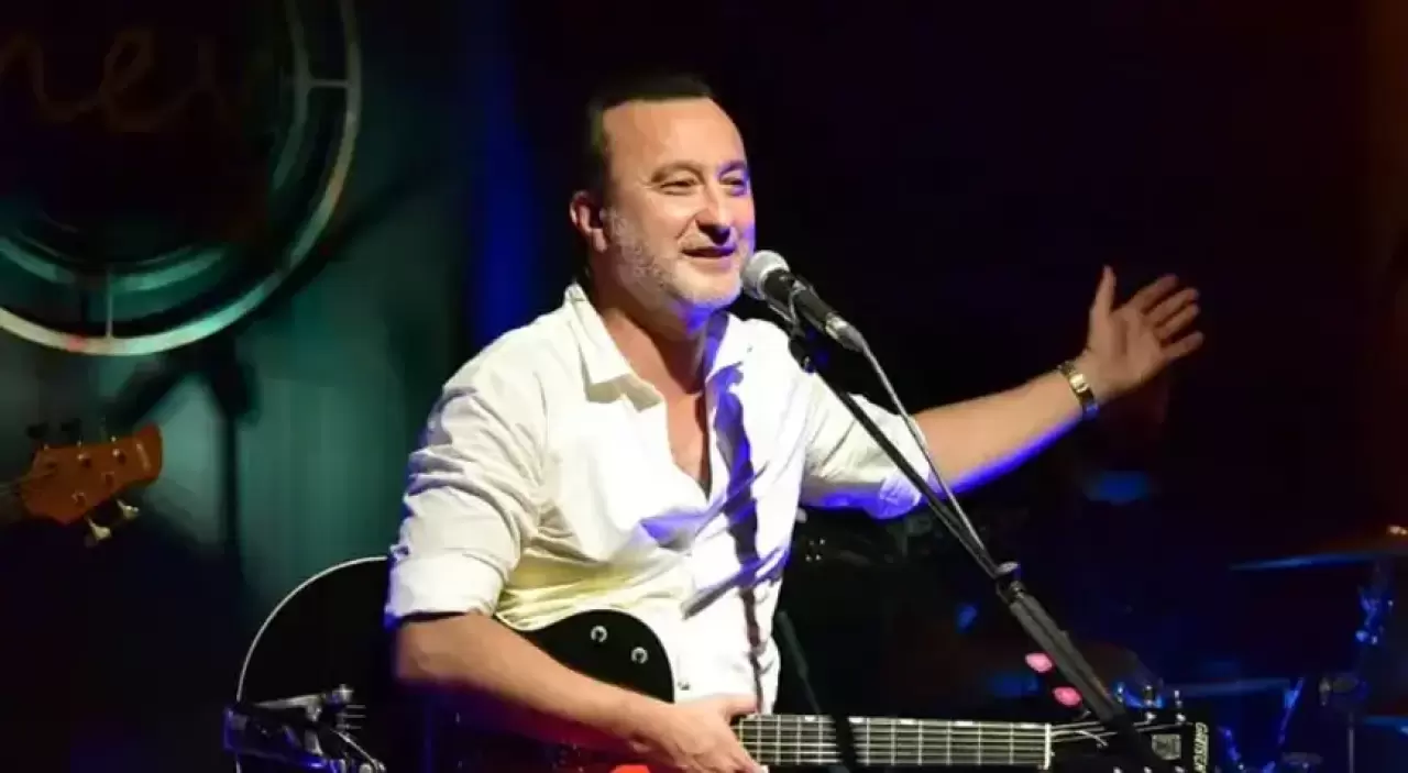 Şarkıcı Nev
