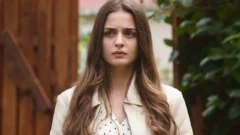 Selen Özbayrak kimdir? Selen Özbayrak kaç yaşında? Selen Özbayrak hangi dizilerde oynadı?