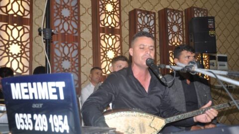 Selendi düğünlerinin aranan ismi Mehmet Yum, yeni sezon için programını doldurdu