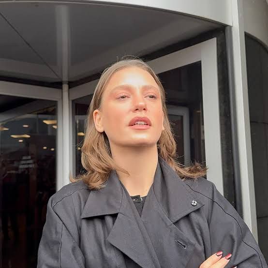 Serenay Sarıkaya - 5
