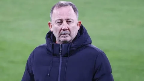 Sergen Yalçın kimdir? Kaç yaşında? Nereli? Hangi takımları çalıştırdı? Futbol kariyeri
