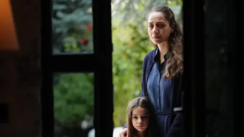 Sevdan Bir Ateş Leyla kimdir? Özge Özacar’ın yaşı, memleketi ve oynadığı diziler
