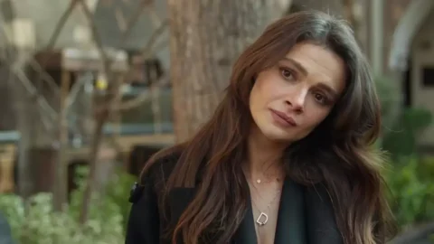 Sinem Ünsal kimdir, kaç yaşında ve nereli? Uzak Şehir’in Alya’sı hakkında merak edilenler