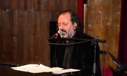 Yücel Arzen kimdir? Yücel Arzen aslen nereli, unutulmaz besteleri nelerdir ve siyasi kariyeri nasıl şekillendi?