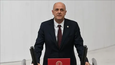 Prof. Dr Ümit Özlale nereli? Eşi kim ve kaç çocuğu var?