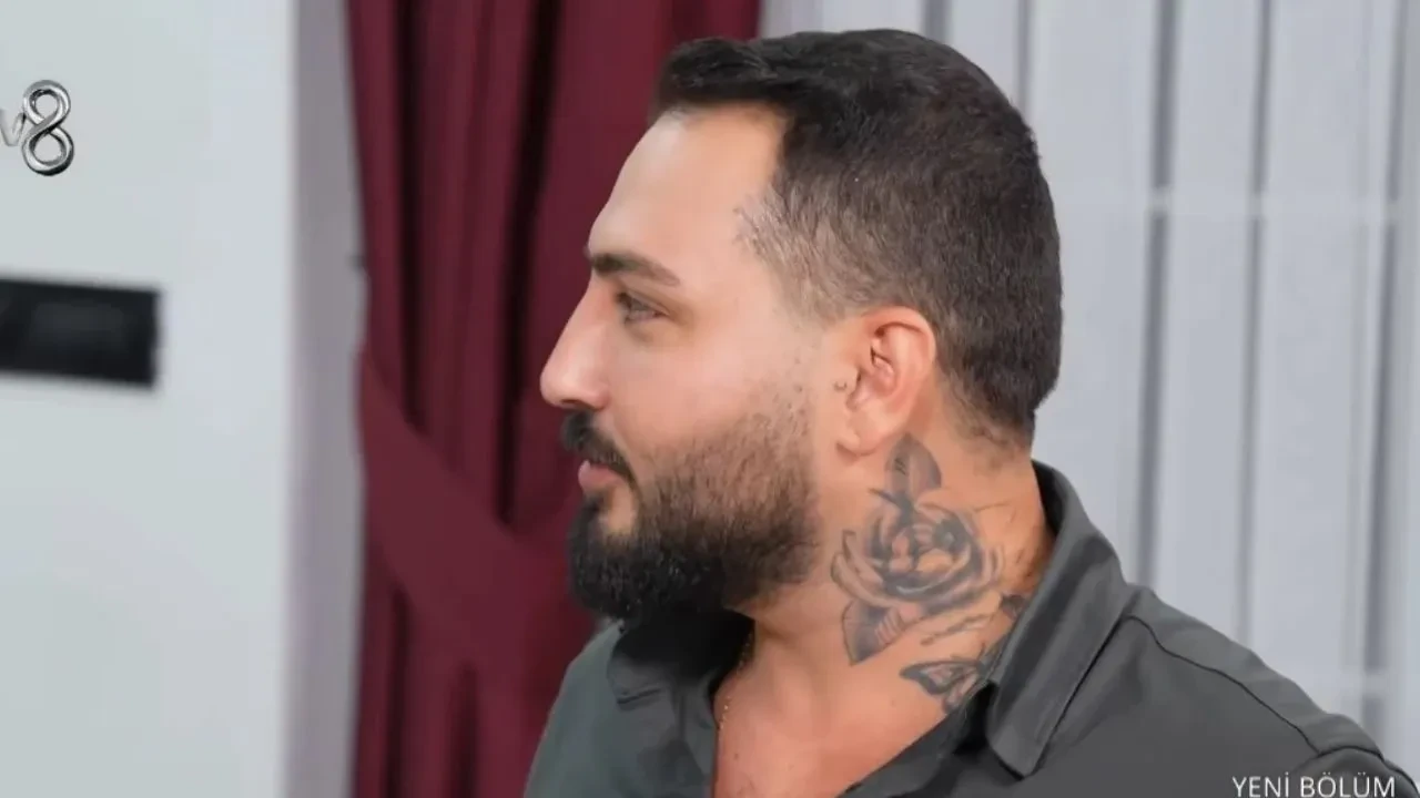 Yemekteyiz Yüce Kılıç